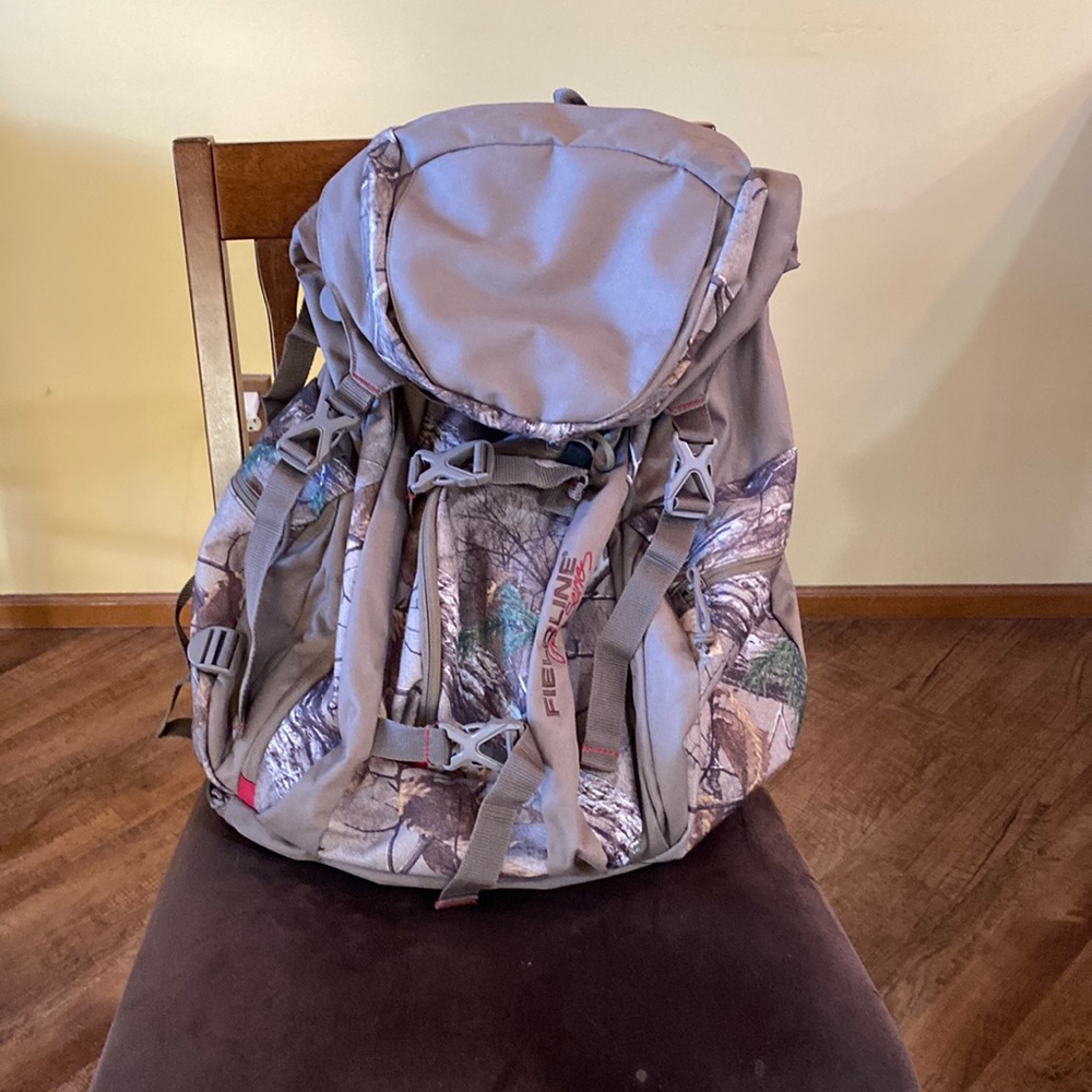 FIELDLINE PRO SERIES  hiking camping backpack bag camo Realtree